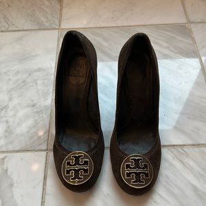 Brown suede Tory burch wedge size 8